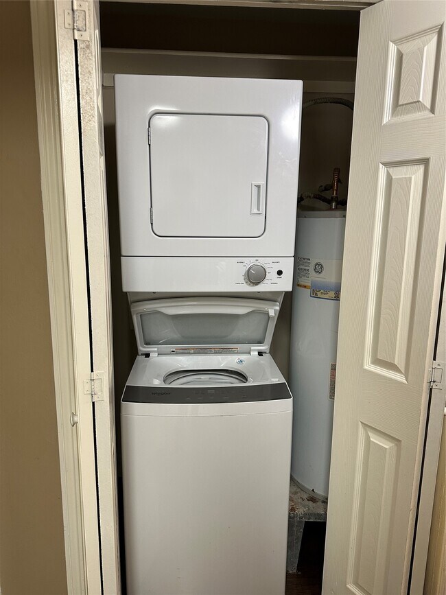 Building Photo - 10161 Oakberry St