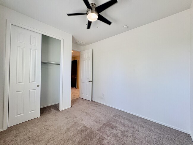 Building Photo - 7214 S Via Tierra Mesa