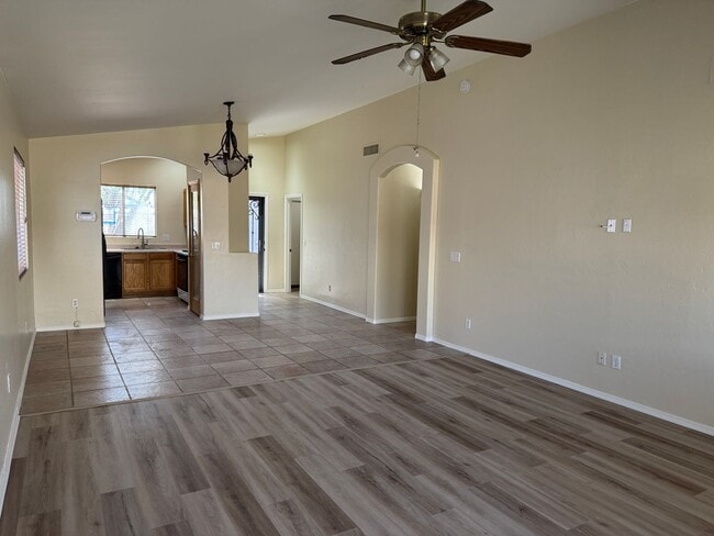 Building Photo - Beautiful Modern 3Bdm 2Ba Home, Great Location,Must See!