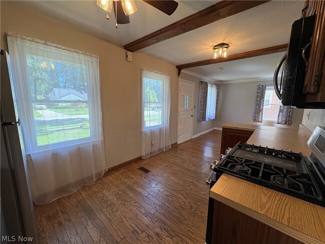 Building Photo - 602 Huntmere Dr