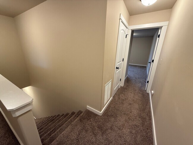Building Photo - 1188 Forest Glen Dr