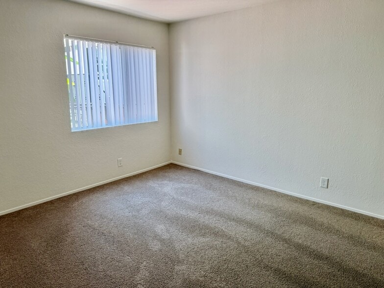 Building Photo - 3972 Jackdaw St