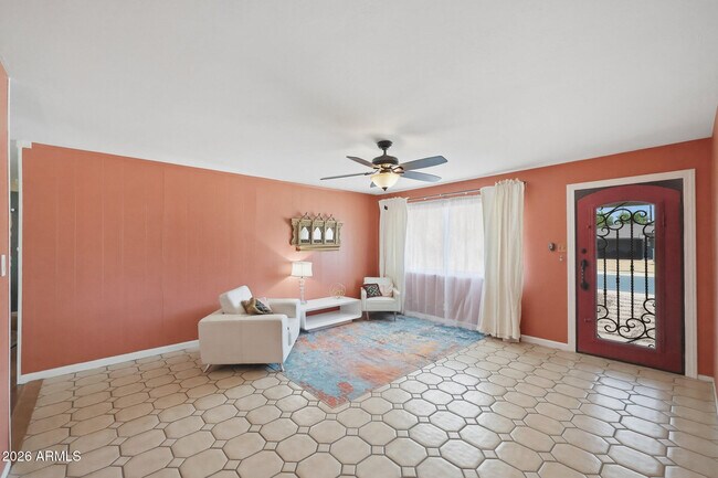 Building Photo - 2302 W Berridge Ln