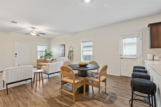 Building Photo - 7101 Spirit Hill Rd