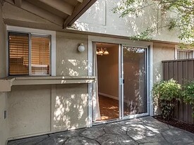 Building Photo - 167 Palo Verde Ter