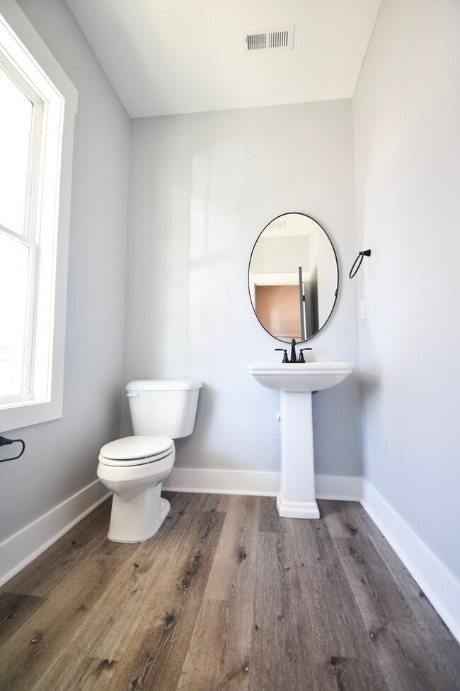 Building Photo - 4 Bedroom 3.5 Bathroom- New Build!