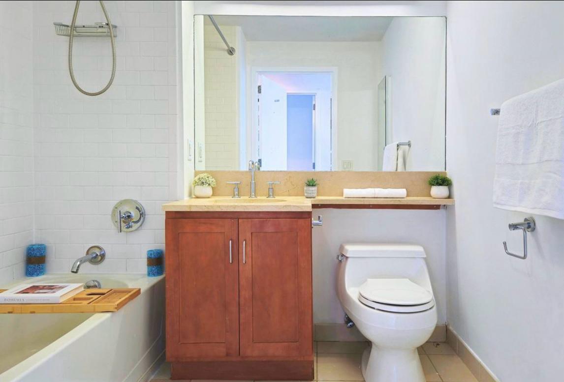 Bathroom 1 - 389 Washington St