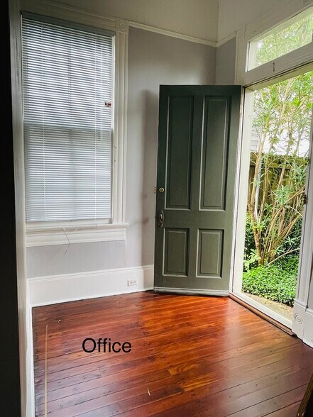 Building Photo - 1222 Soniat St