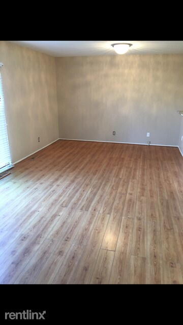 Building Photo - 3 br, 2.5 bath Condo - 5633 Drake Hollow Dr W