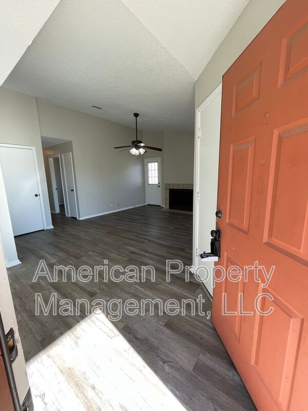 Building Photo - 13115 E 44th St