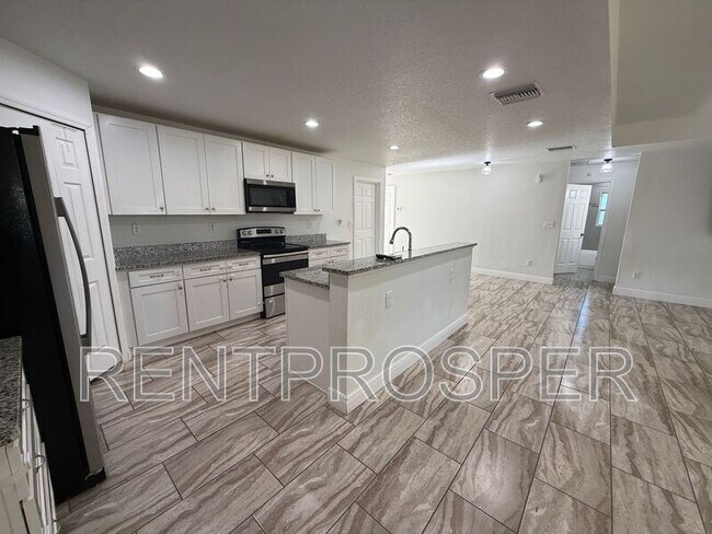 Building Photo - 1217 25th St