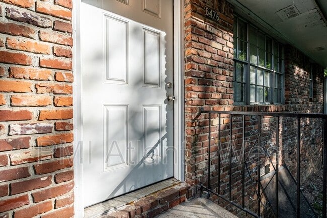 Building Photo - 6480 Raymond Dr