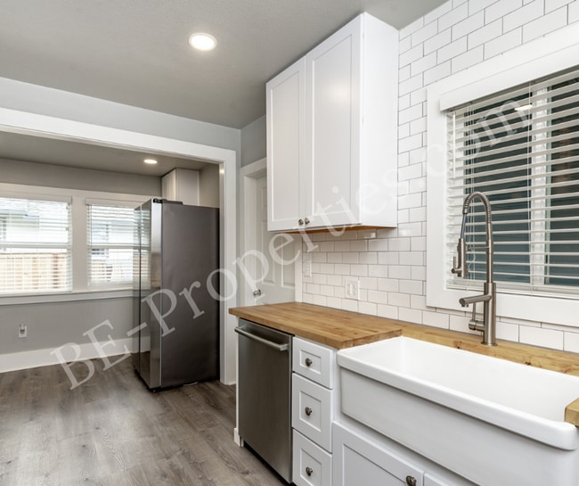 Building Photo - Renovated Tacoma Home
