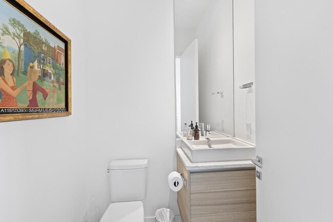 Building Photo - 1451 Brickell Ave