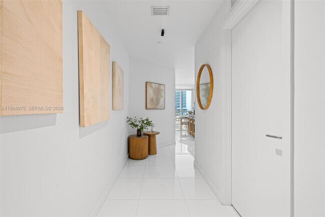 Building Photo - 851 NE 1st Ave