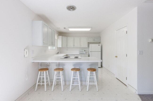 Building Photo - Serene 3 Bedroom, 2 Bathroom Home in Pine ...