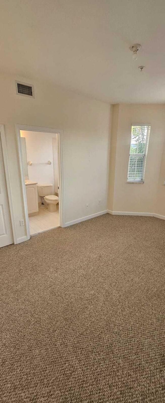 Building Photo - 2609 Shoma Dr