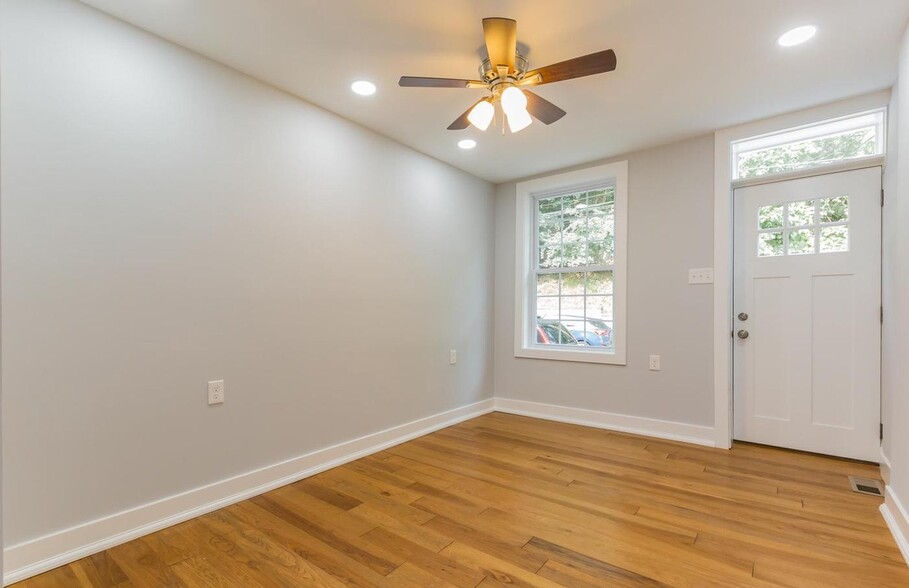 Building Photo - 4818 Smick St