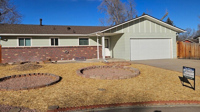 Building Photo - Clean 5 Bedroom Ranch in NW Fort Collins