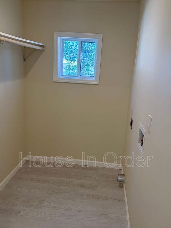 Building Photo - 220 Pointer Rd