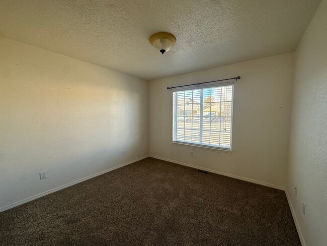 Building Photo - 3 Bedroom 2 Bathroom Home for rent in Bloomfield