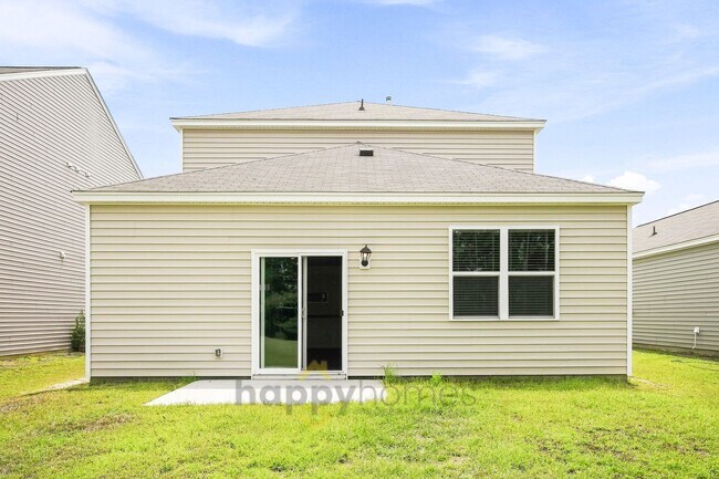 Building Photo - 4 Bedroom, 2.5 Bathroom in Cane Bay of Summerville