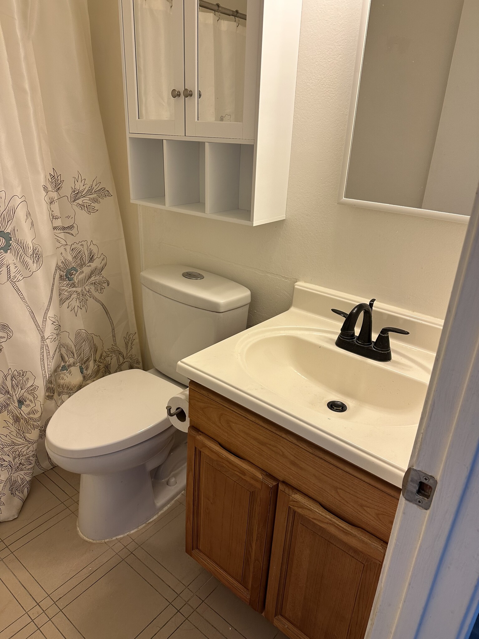 2nd Bathroom - 2617 Lakemoor Pl