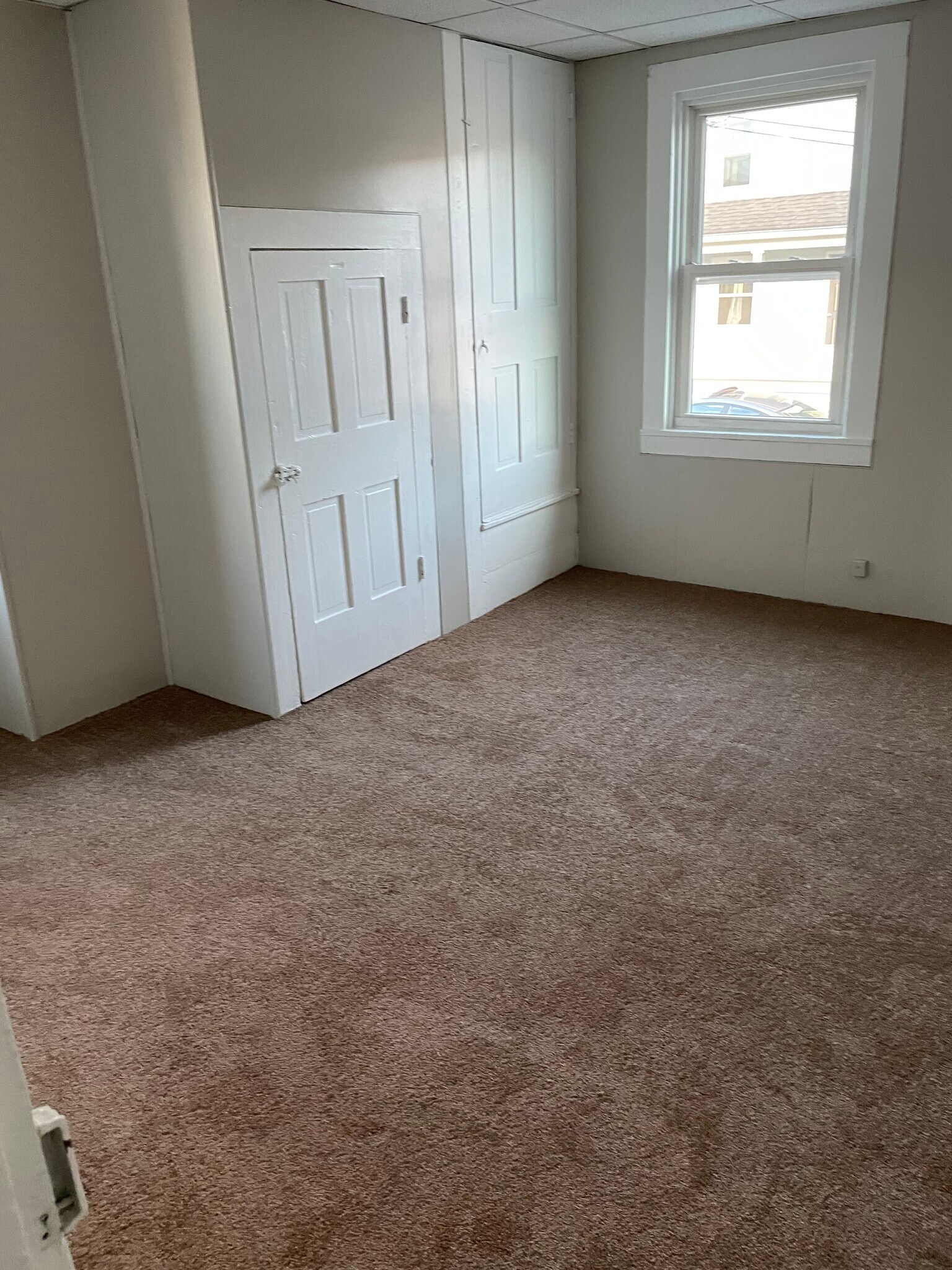 Building Photo - 305 N 3rd St