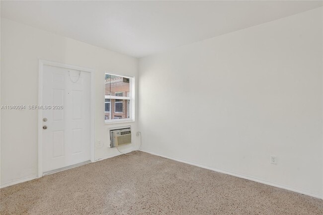 Building Photo - 140 SW 30th Ct