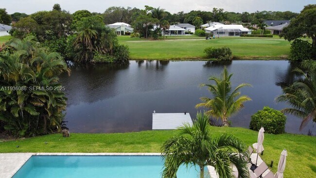 Building Photo - 3324 Lakeview Blvd