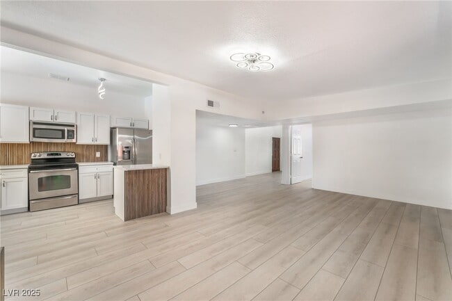 Building Photo - 3008 Lawndale St
