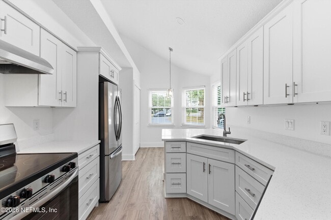 Building Photo - 325 Sunrise Cir