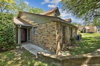 Building Photo - 1601 Faro Dr