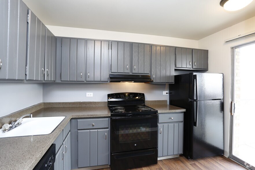 https://image1.apartmentfinder.com/i2/MoO40m9CfevHjZ7x0whiOWRSAYzPcI8TgbAc0ZR-bO4/110/corsican-apartments-denver-co-it-was-a-hard-choice-between-one-and-two.jpg