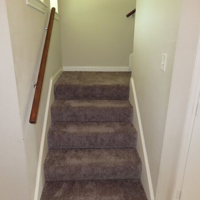 Building Photo - 4107 McFarland Dr