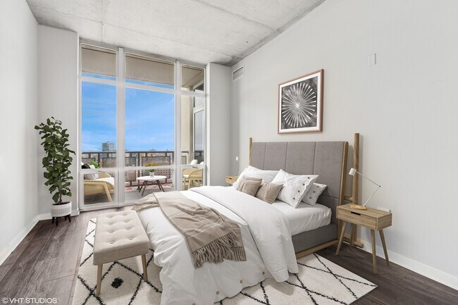 Building Photo - 720 N Larrabee St