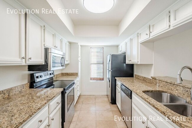 Building Photo - Modern 1BR/1BA Condo in Prime Scottsdale L...