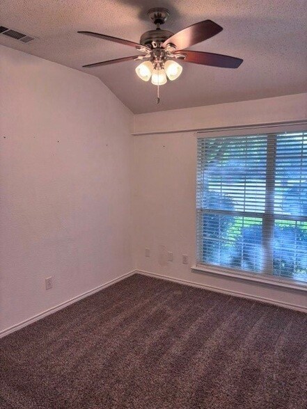 Building Photo - 1300 Rosewood Ln