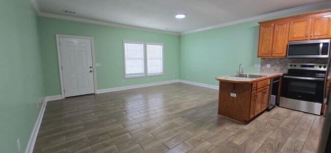 Building Photo - 8082 Veterans Pkwy