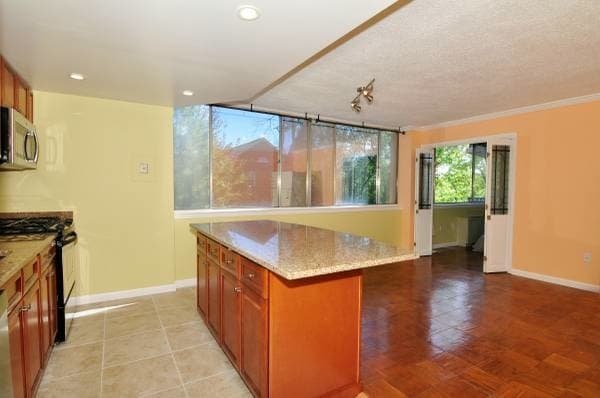 Building Photo - 5353 Columbia Pike