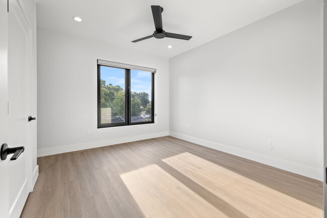 Building Photo - 2507 N Massachusetts Ave