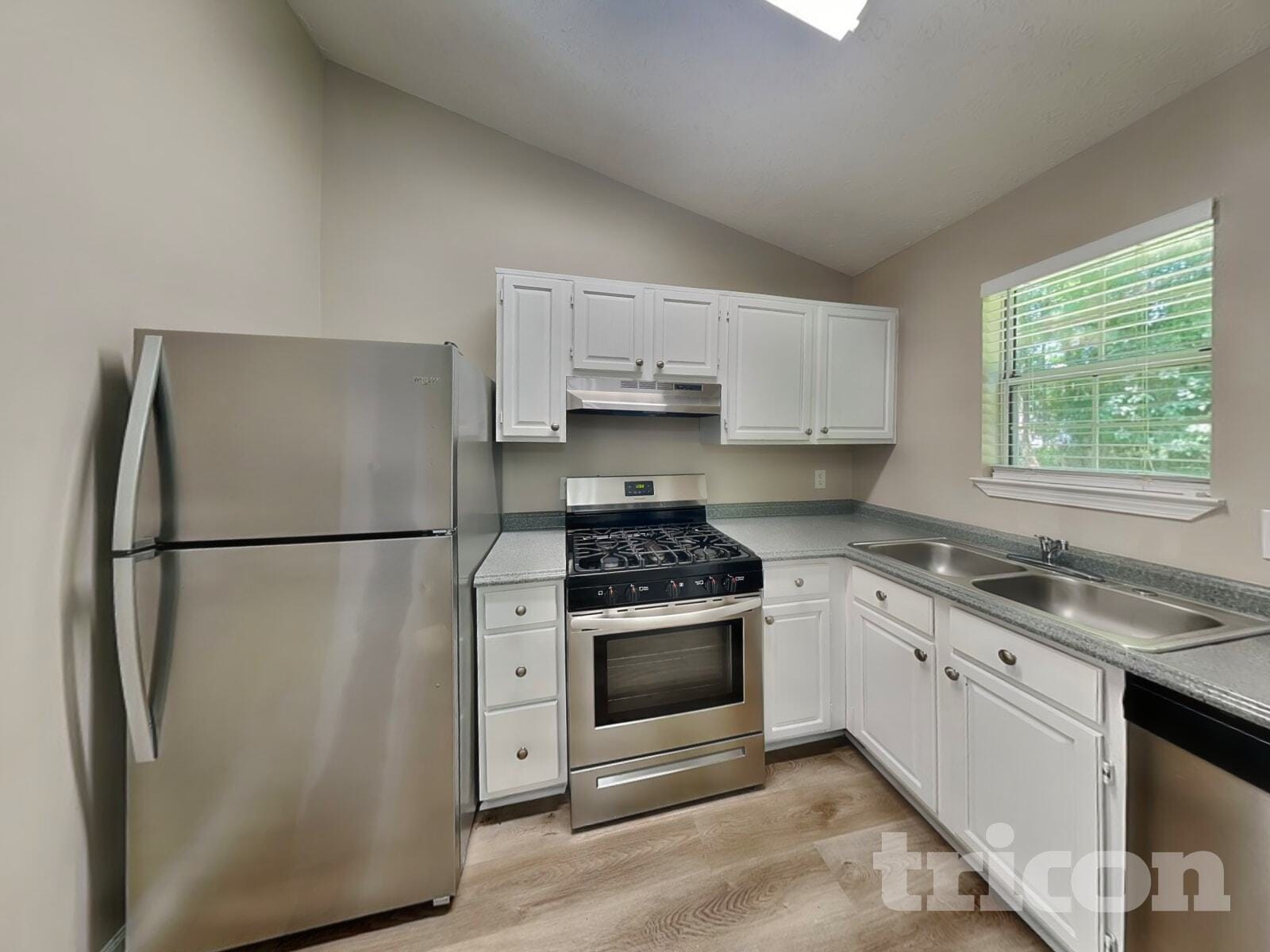 Building Photo - 38 Ann Cir