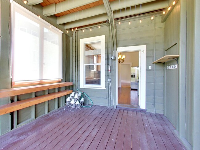 Building Photo - Beautiful 3 Bedroom in Duboce Triangle!!