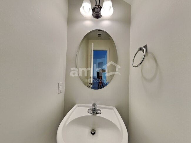 Building Photo - 300 Pemaquid Ct