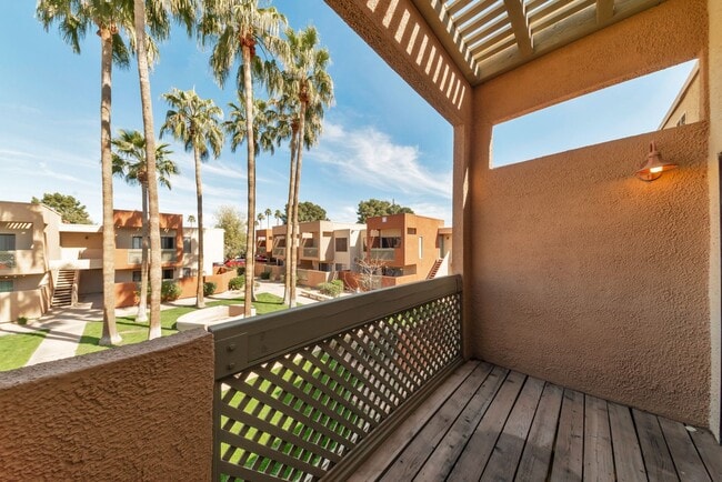 Building Photo - Remodeled 2 Bed, 2 Bath Scottsdale Condo C...