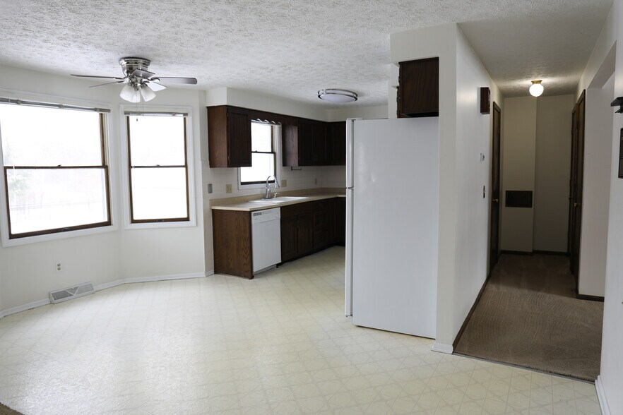 Building Photo - 5409 Johnnycake Rdg NE