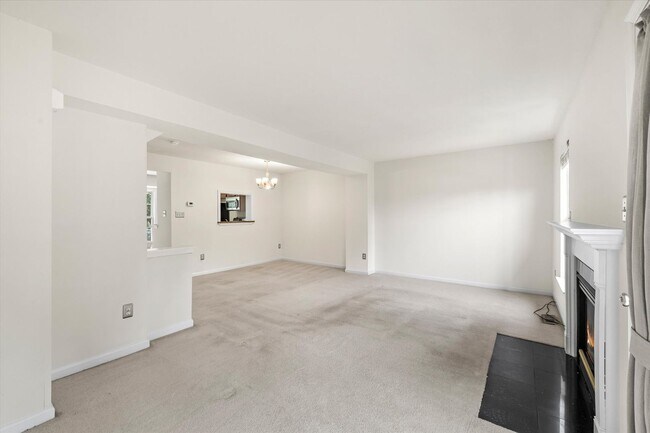 Building Photo - 4701 Colonnade Way