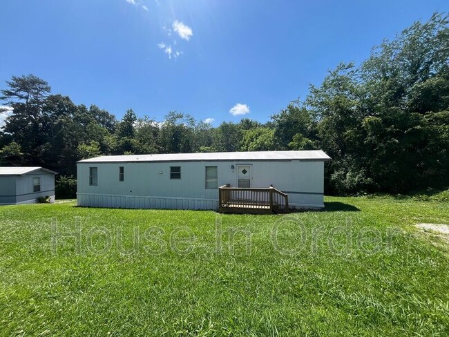 Primary Photo - 9 Tre Ln