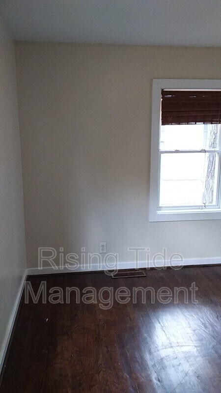 Building Photo - 8017 6th Ave N