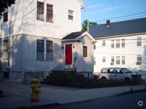 Building Photo - 117 Auburn St